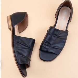 Mi.iM “Breeze” slip-on shoes size 7